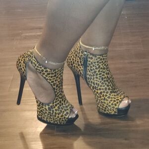 Nine West Leopard Print Peep-Toe Ankle Booties in Yellow and Black